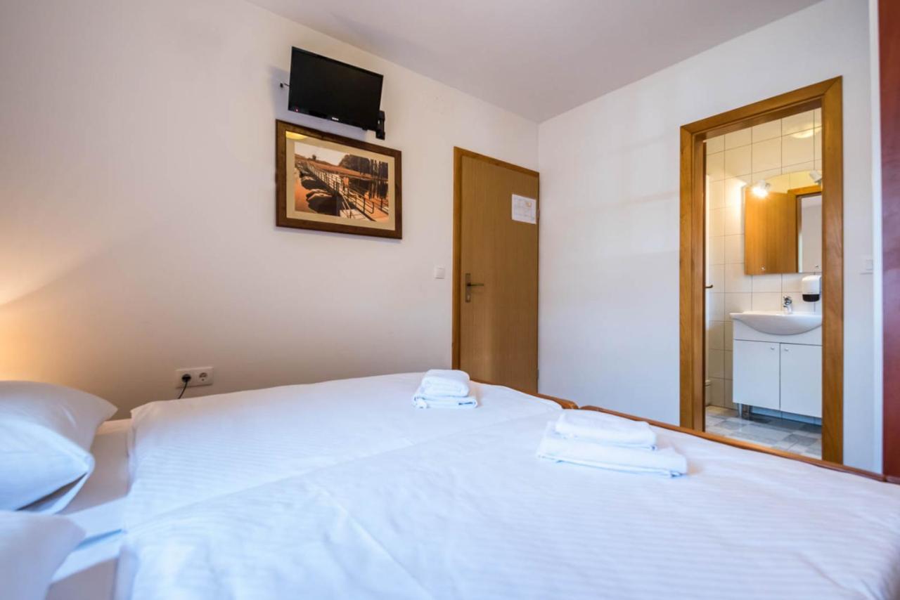 Hotel Srakovcic Heart Of Nature Ribnik エクステリア 写真