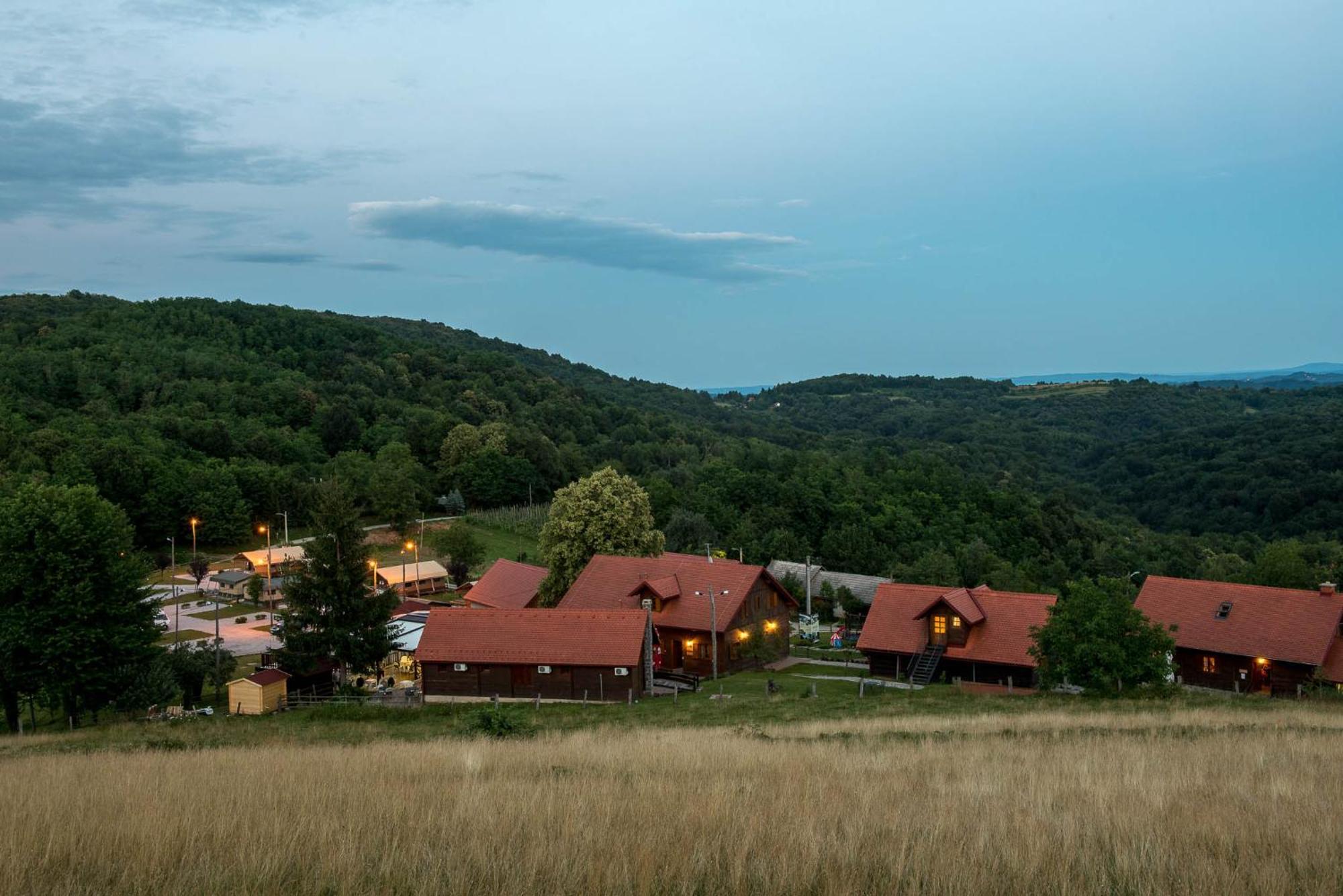 Hotel Srakovcic Heart Of Nature Ribnik エクステリア 写真
