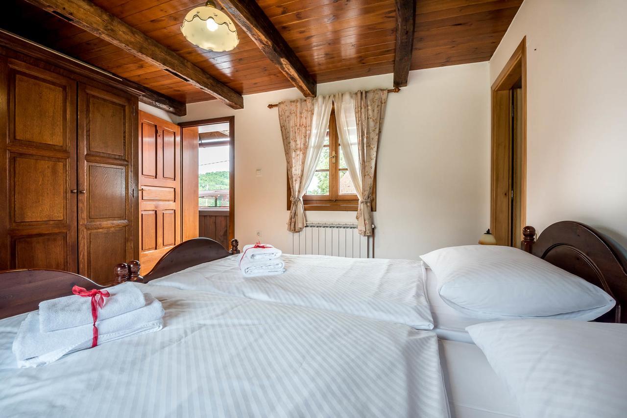 Hotel Srakovcic Heart Of Nature Ribnik エクステリア 写真